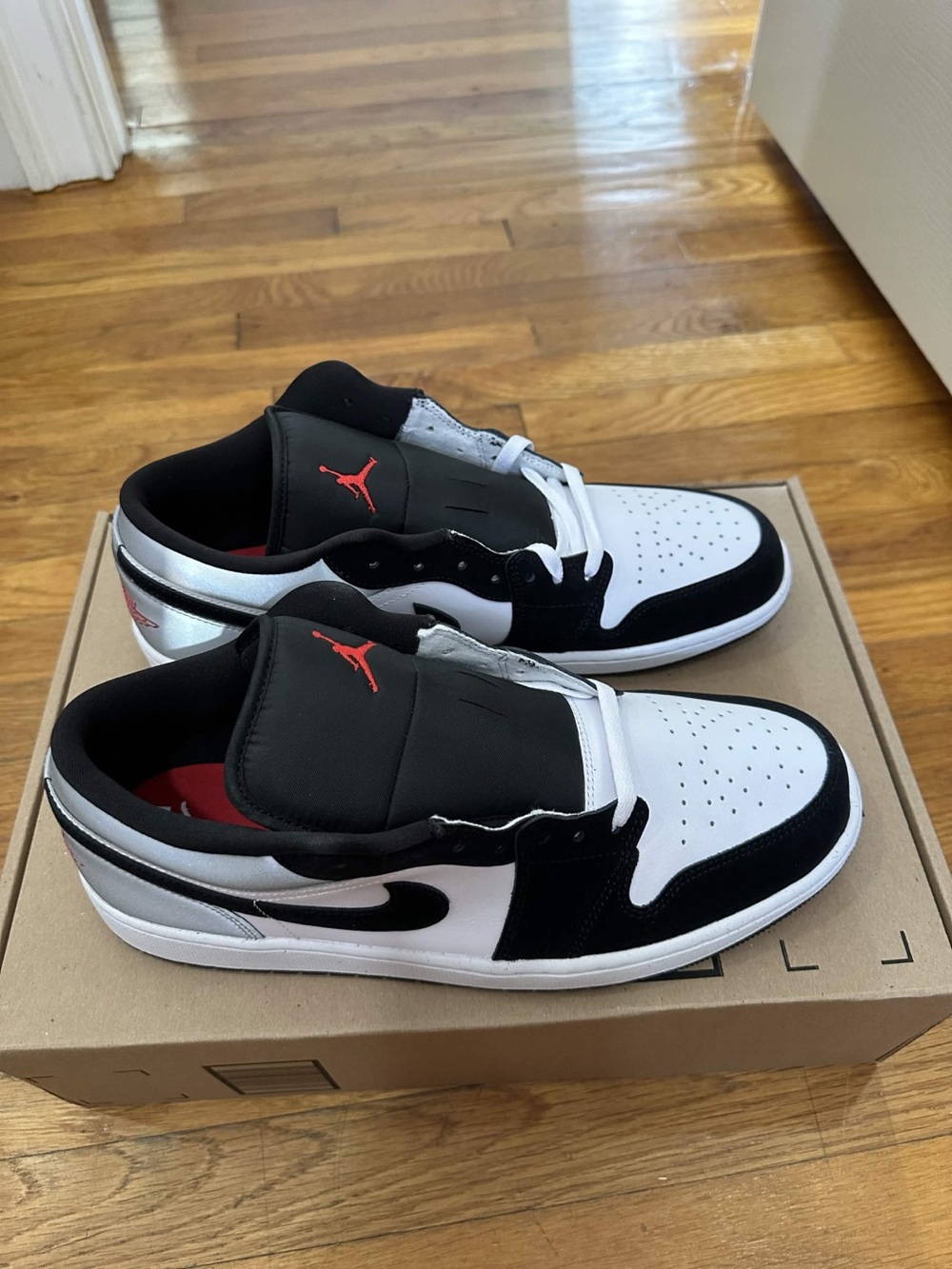*Slightly Used* Jordan 1 Low Men Silver Black White (HF3148-106) Size 13